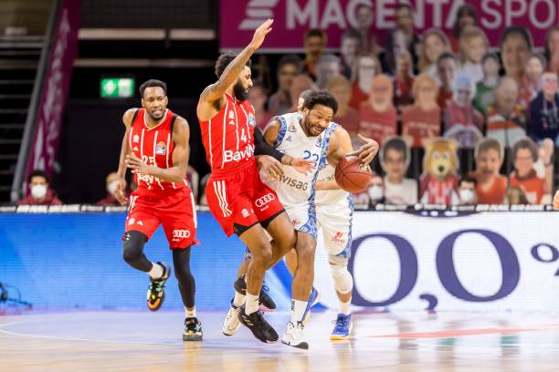 后防的稳固 后防的稳固