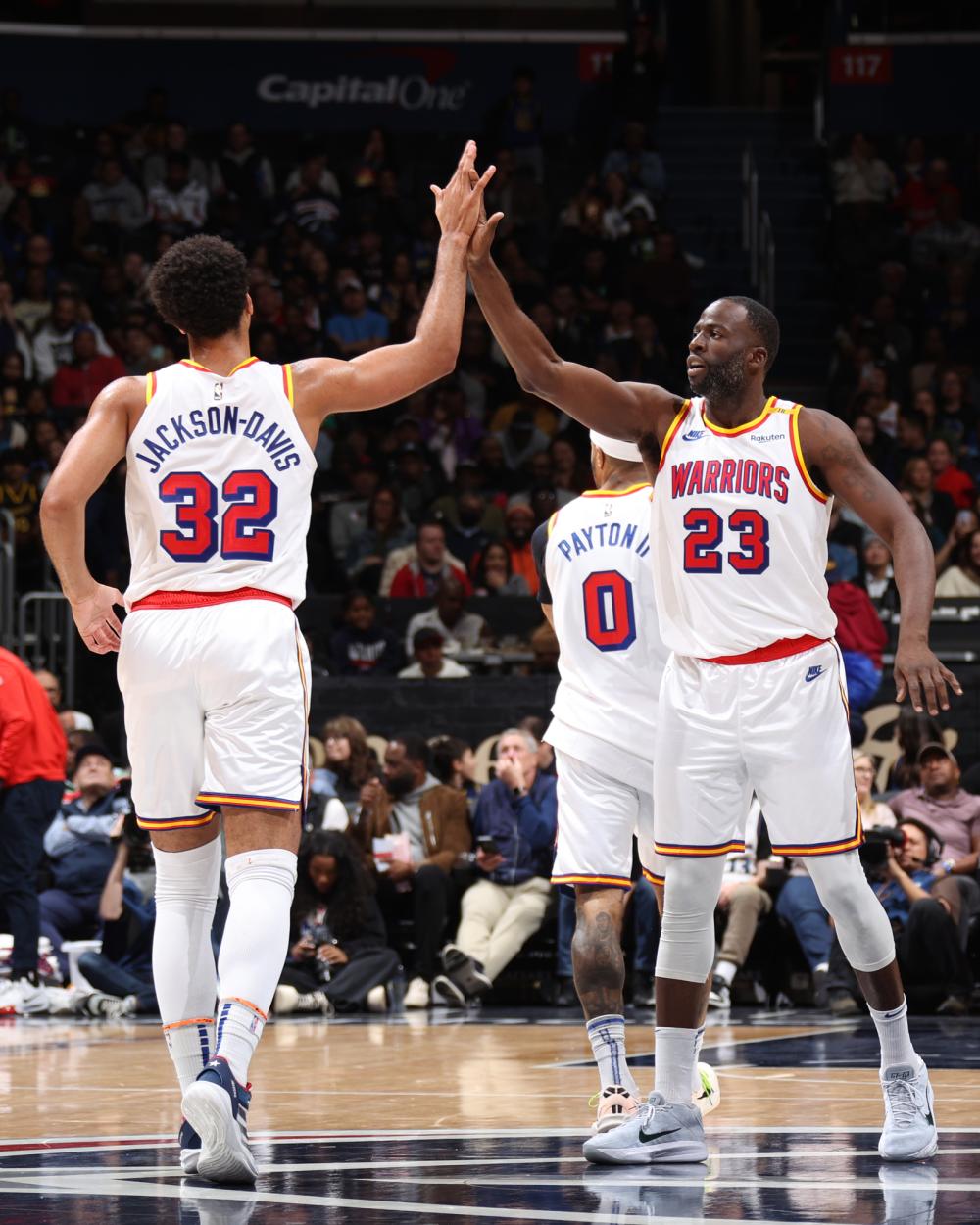 足球成为连 足球成为连